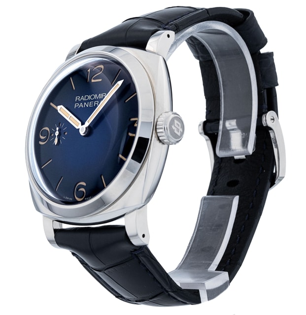 Panerai Radiomir Manual PAM00932 Image 2